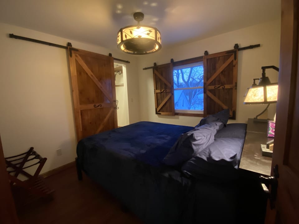 Queen size bed full closet - bedroom one