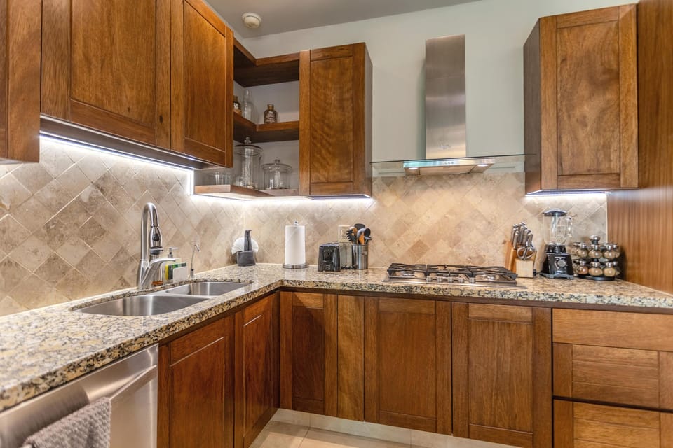 Condo - Image 7