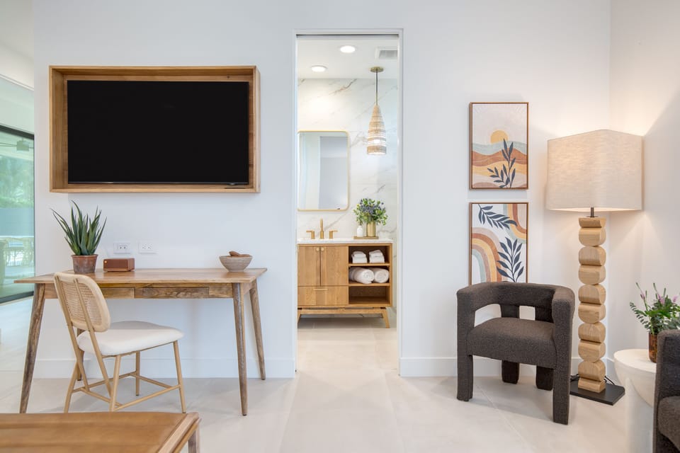 Bedroom 2's ensuite bathroom.