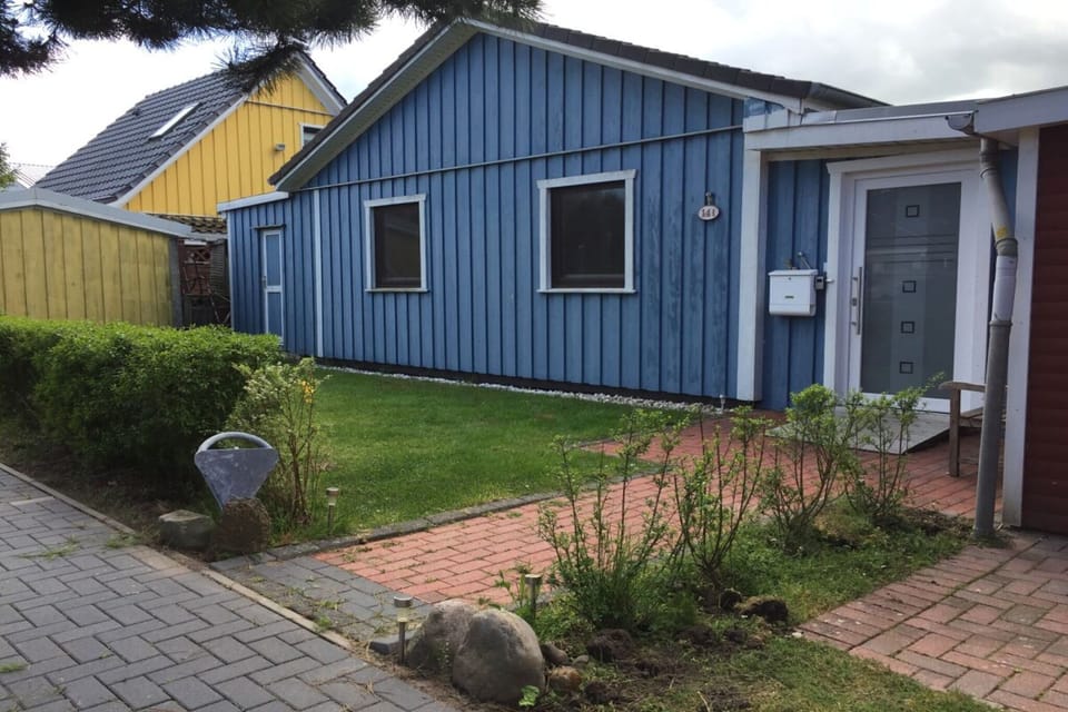 Holiday Home Exterior [winter]