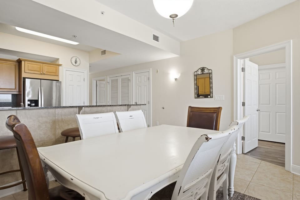 Summer Place #603 Dining Area