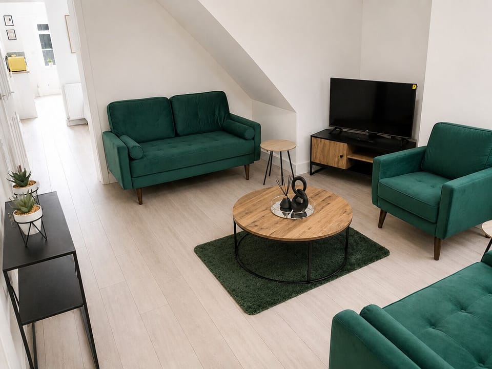 Living room with Smart tv and Netflix and all other apps compatible 