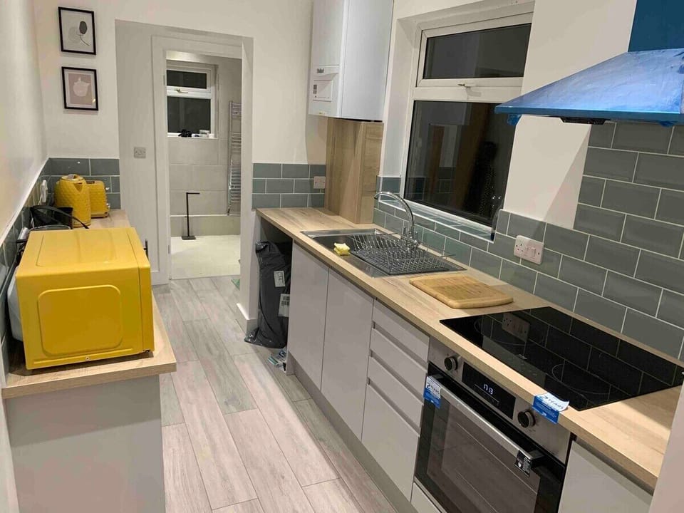 Brand new fully equipped kitchen 