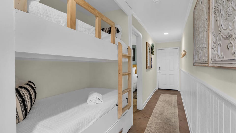 Eastern Shores 103 Hallway Bunks