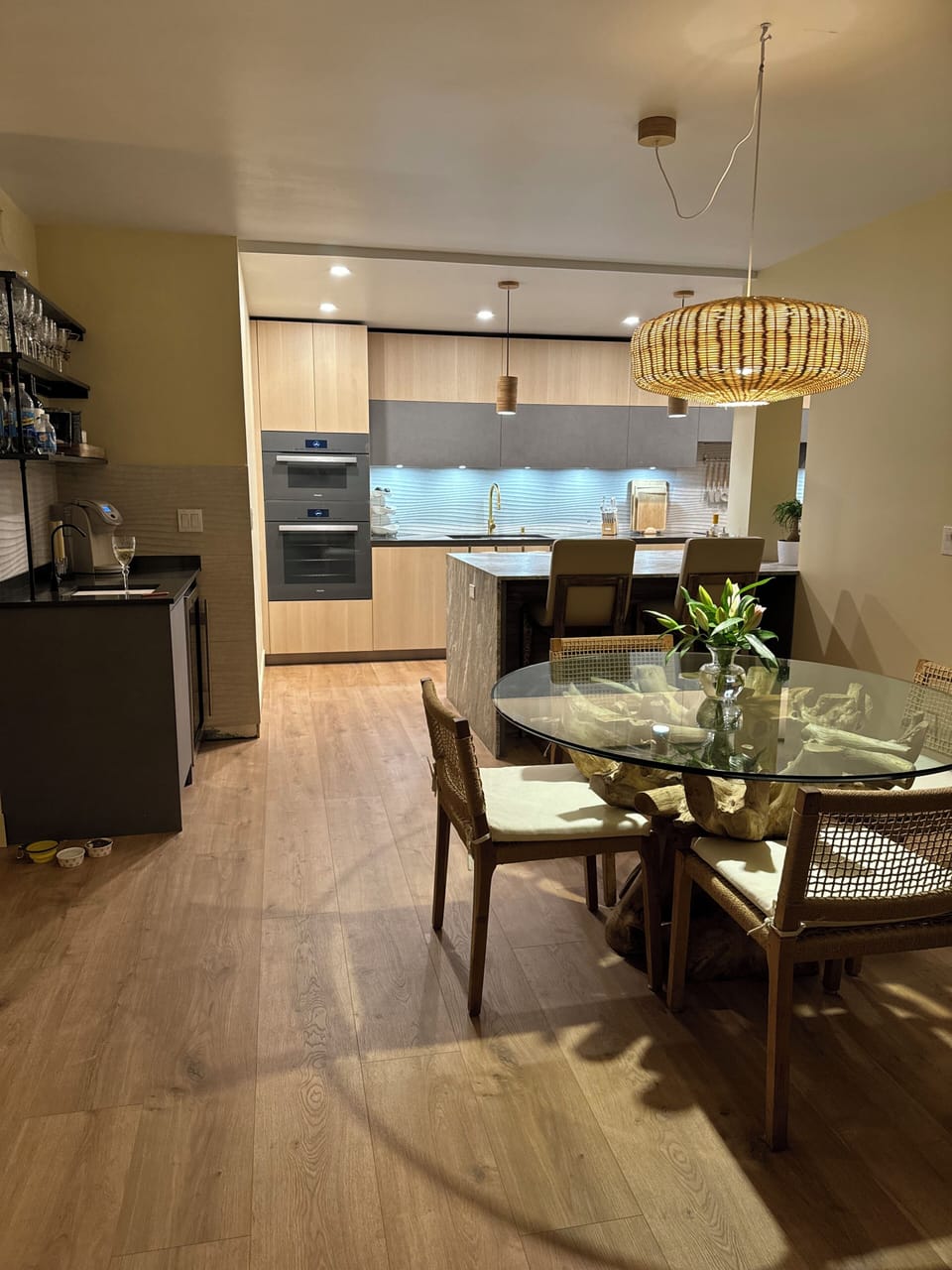 Kitchen table 