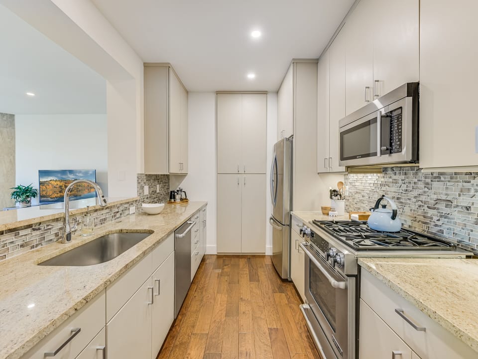 Full Kitchen