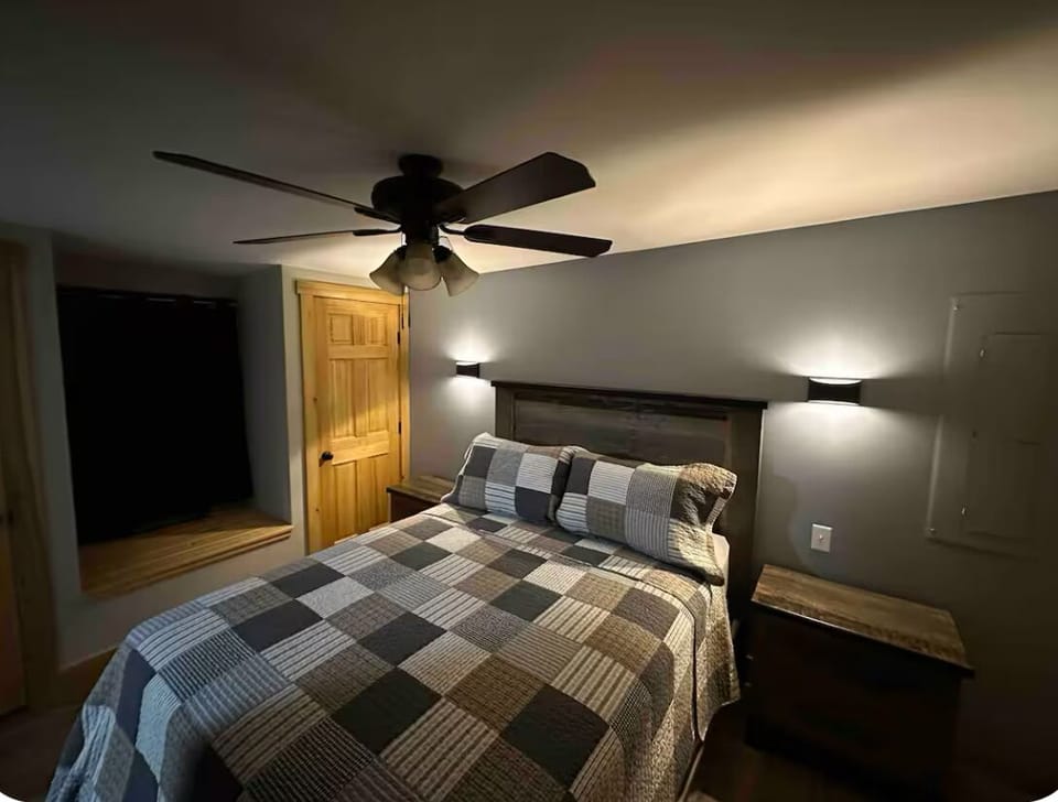 Master en-suite downstairs