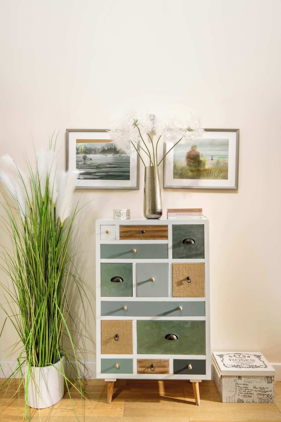 Calm storage meets simple design