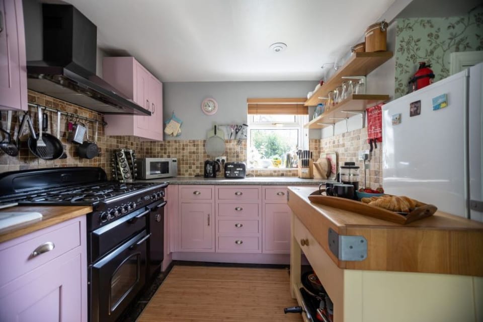Muddykins Kitchen Alt View