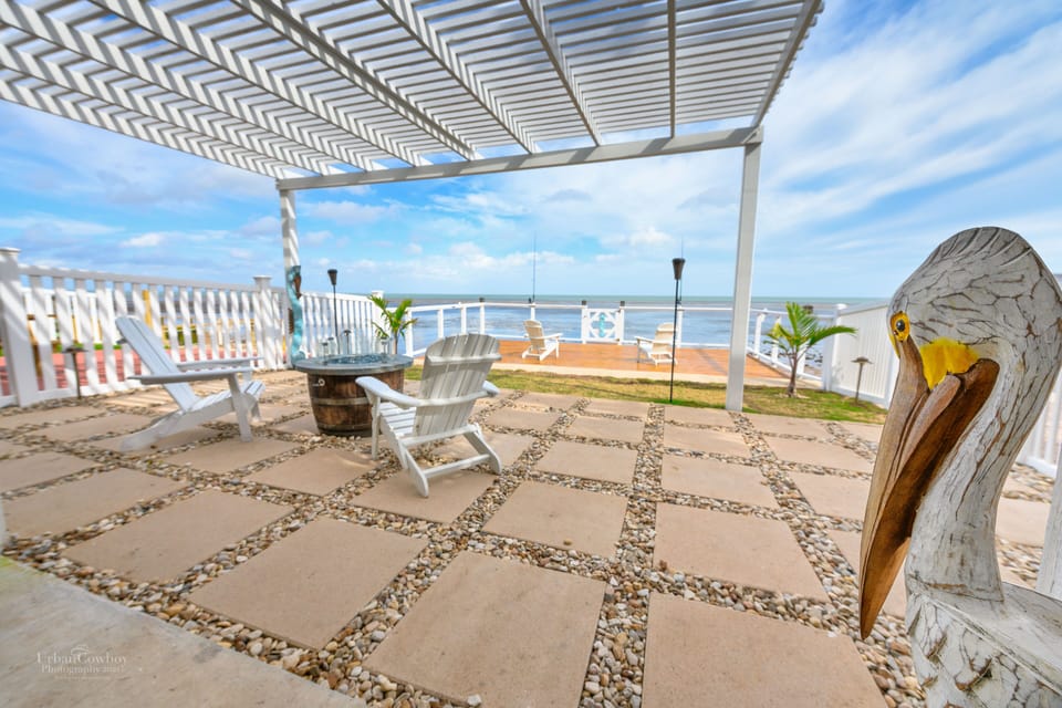 Back Porch to Bay
