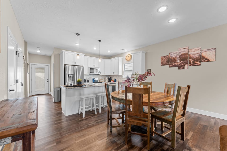 Full Kitchen & Patio Access