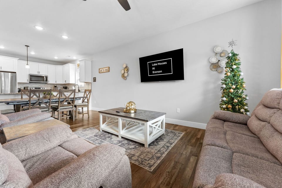 Holiday decorations may vary from year to year and are usually displayed from early November to mid-January