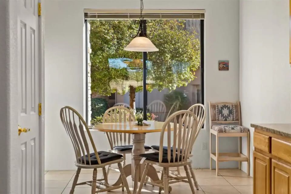 Breakfast nook