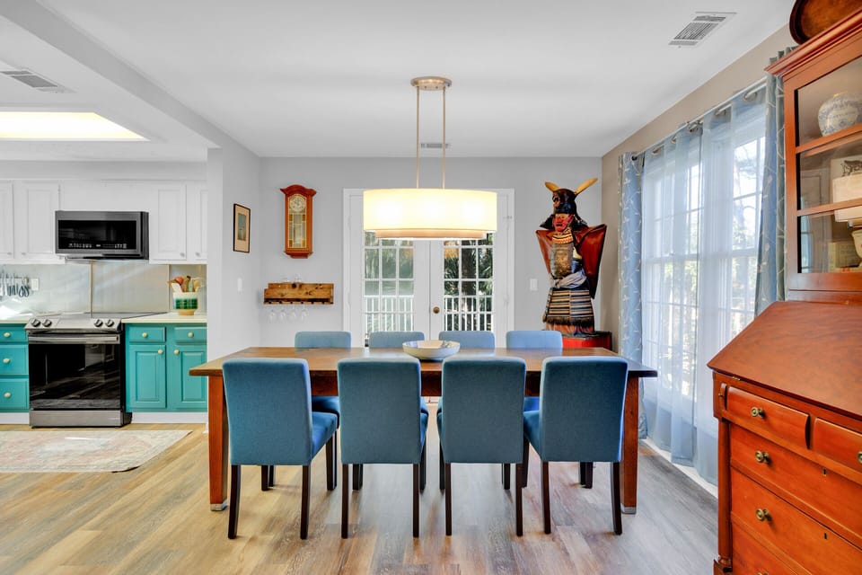 Dining table with 8 chairs