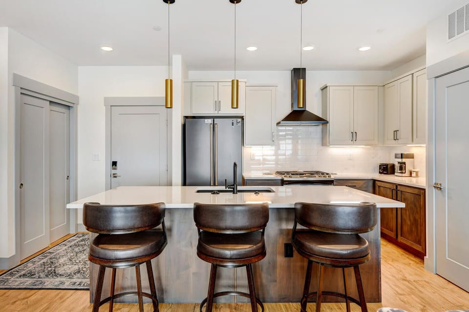 Gorgeous Kitchen Area with Island Seating for 3 People