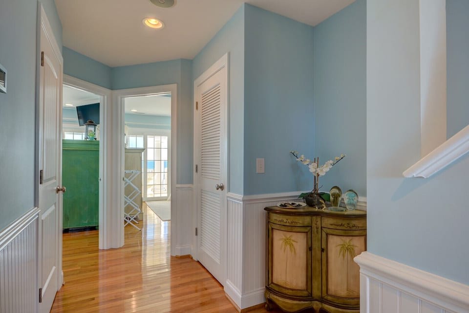 Second - Hallway Facing Oceanside