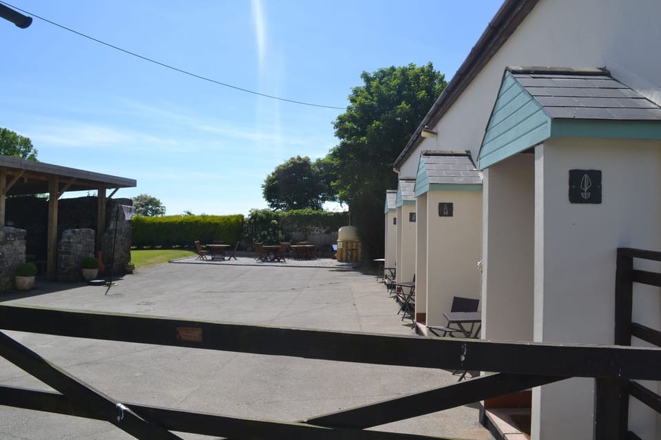 Courtyard and cottages (x4)