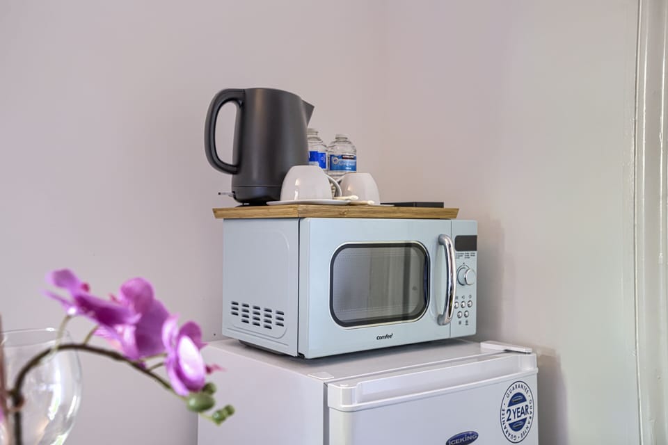 Suite-Deluxe-Shared Bathroom