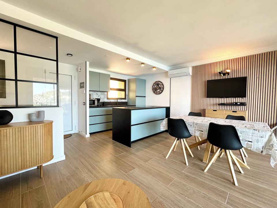 Kitchen- dining room (2)