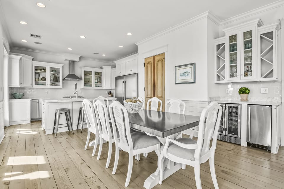 1st Floor - Dining room, kitchen, and large porch.  Connected to den. 