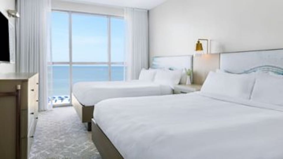 Second BR-Gulf Front-pls speak to an agent about view category before booking