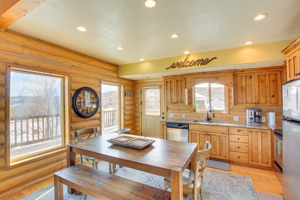 Dining Area | Dishware/Flatware Provided | Free WiFi | 1st Floor
