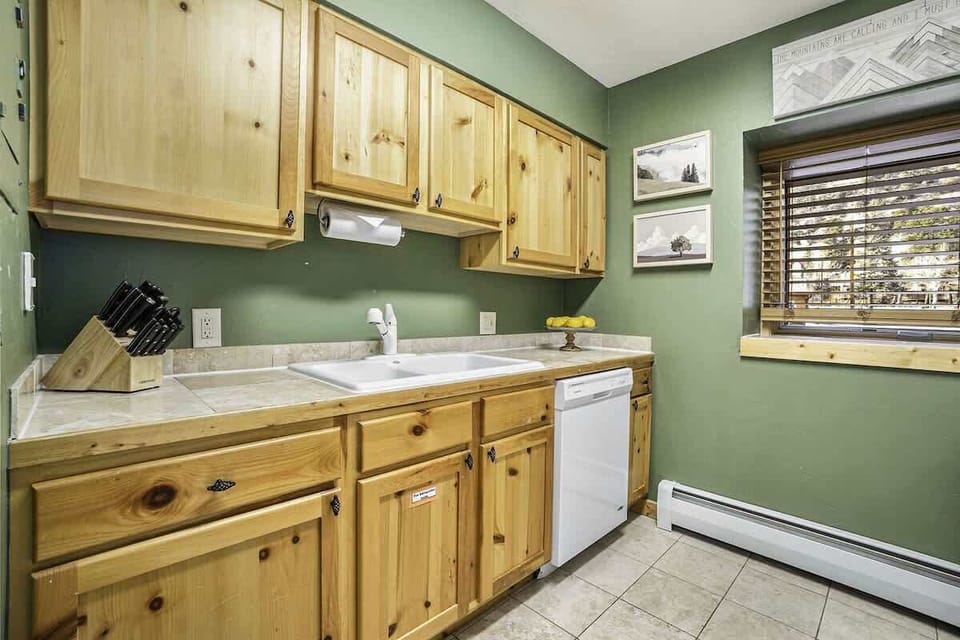 Cook your favorite meals in the fully equipped kitchen.