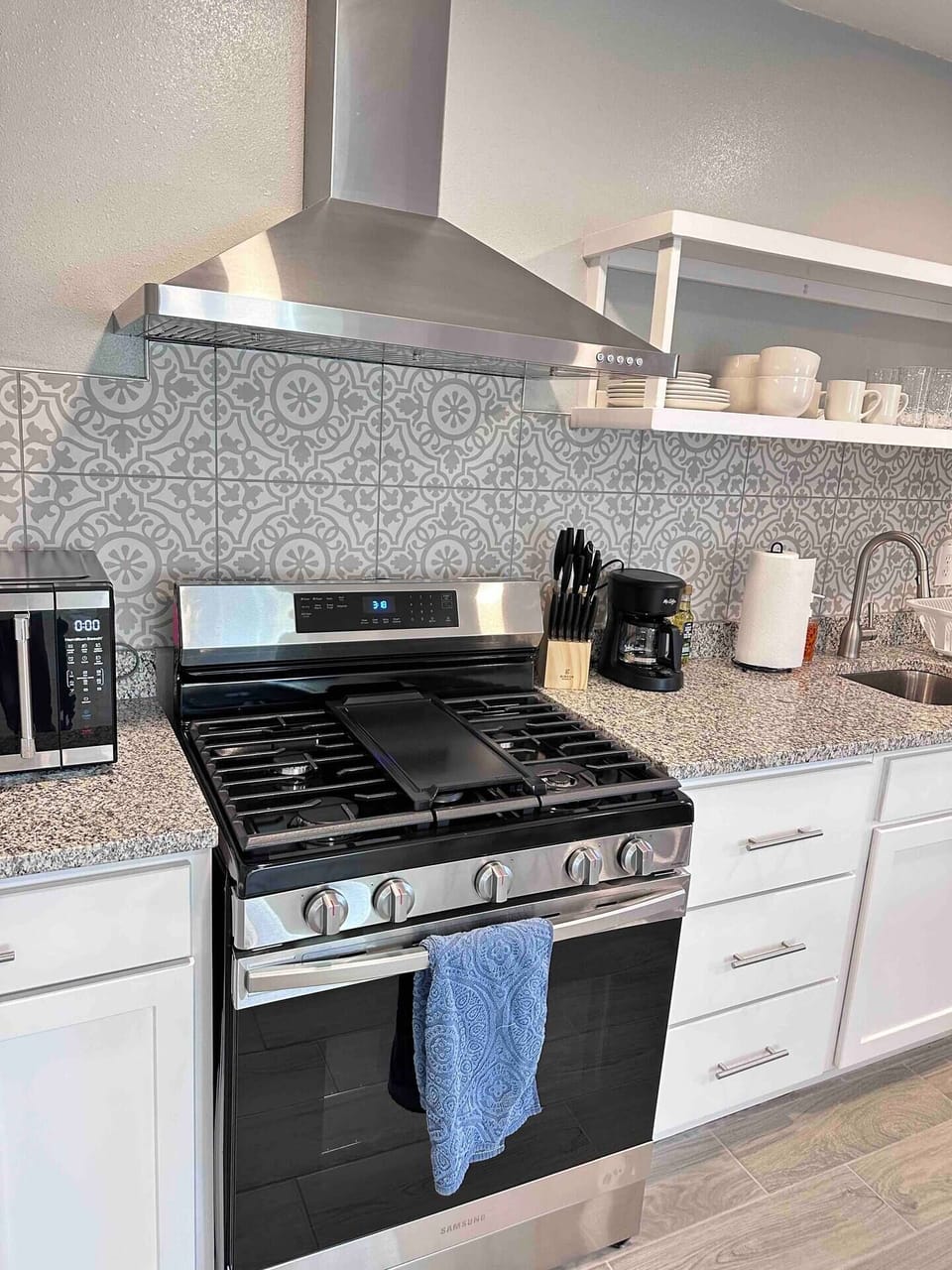 Full Kitchen