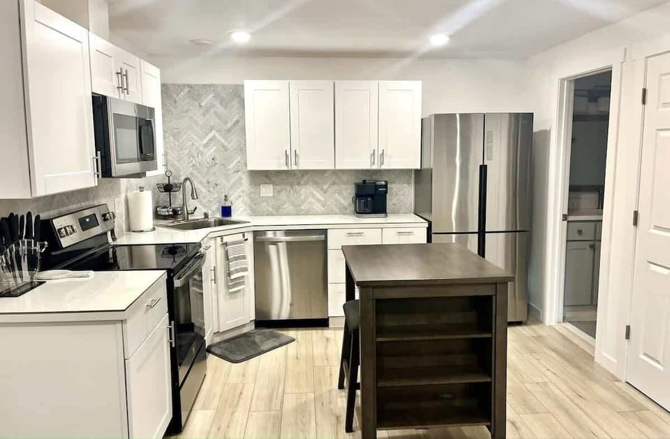 Full Kitchen 