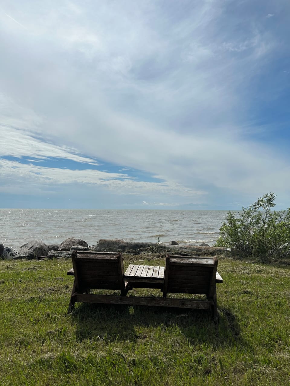 Relaxing lakeside - what a view!