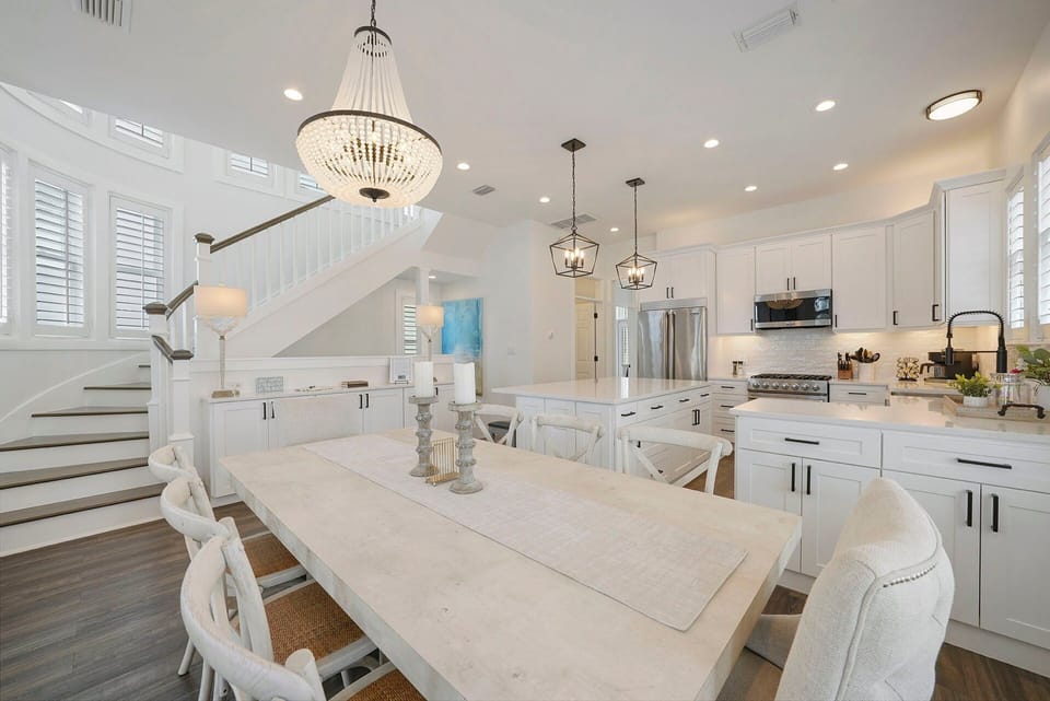 The Hummingbird - Holiday Isle - Kitchen & Dining Room