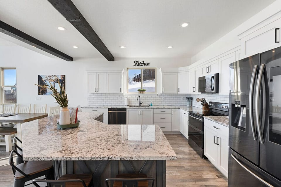 Full Kitchen