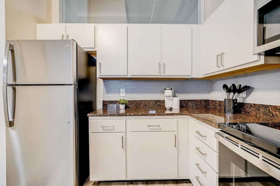 Unit 1: Fully Equipped Kitchen