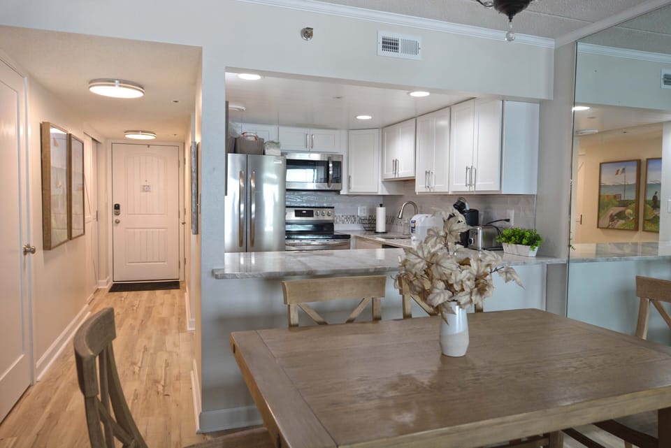 SANDPIPER DUNES 1004-DINING-AREA