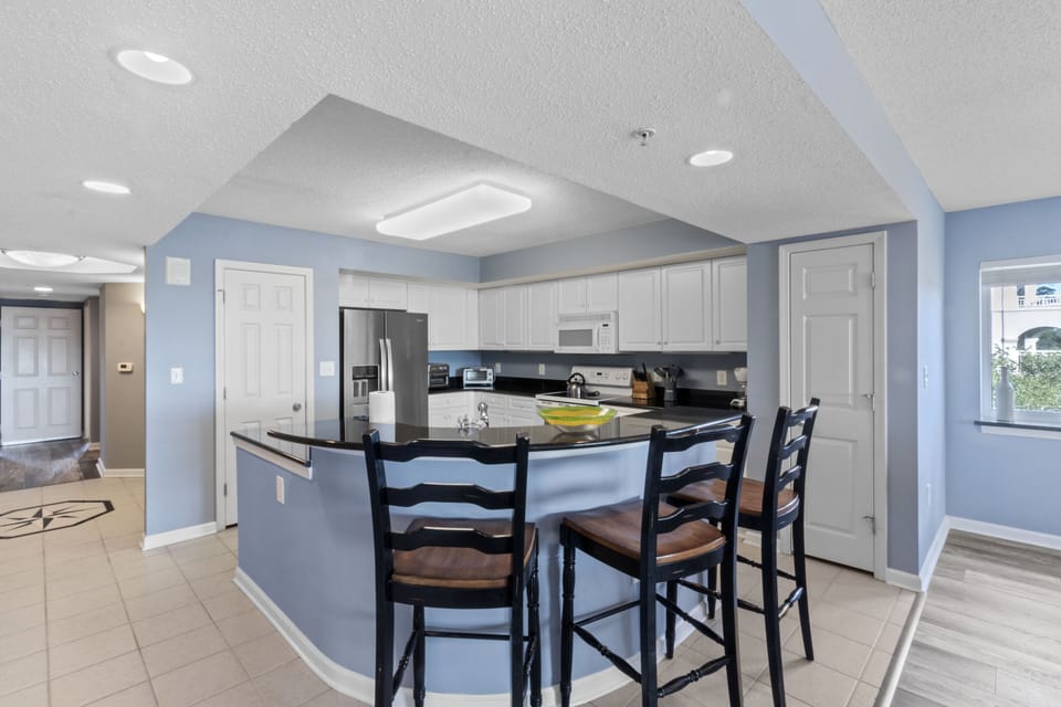 Bar/Kitchen Area