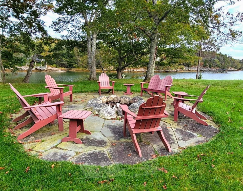 Gather round the firepit for s'mores and memory making!