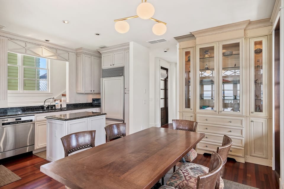 34 S Briland Main House - Rosemary - Second Floor - Dining Area