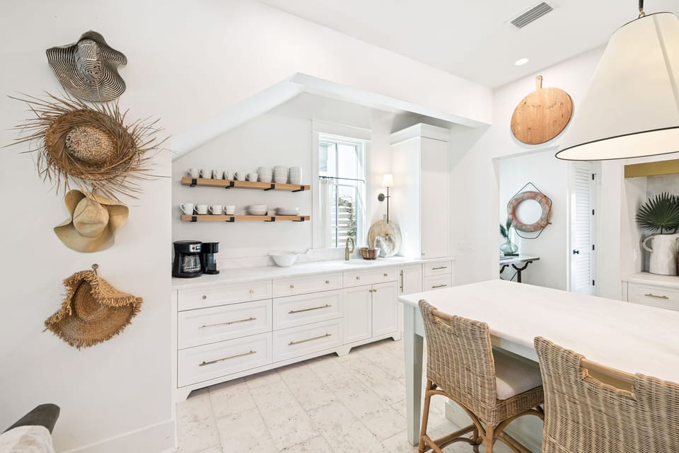 Ample Storage & Stand-Alone Ice Maker