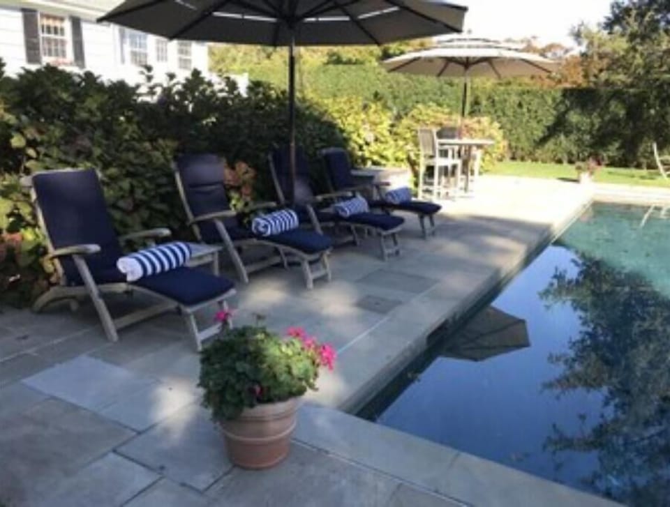 Heated salt chlor pool. 