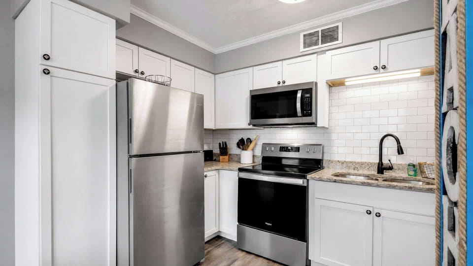 All new stainless appliances 