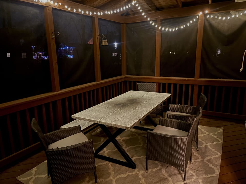 Outdoor dining