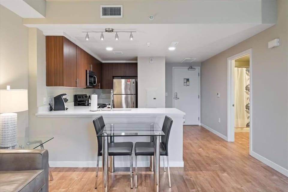 Downtown San Jose San Jose 1 Bedroom Dining Room