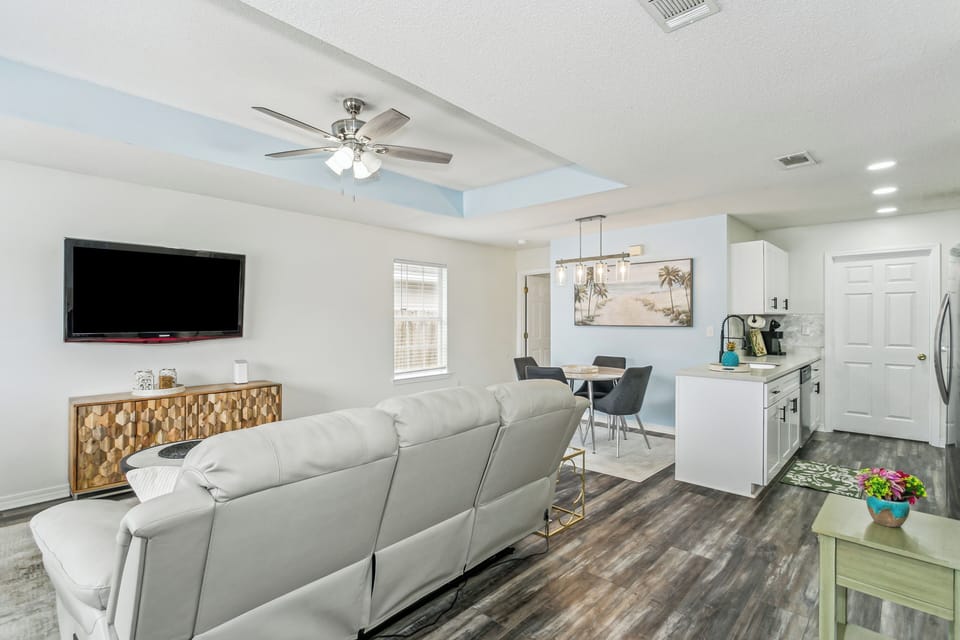 Living Room & Smart TV (1)