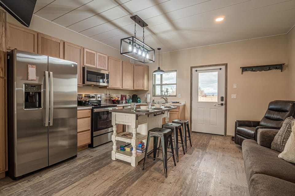 Cook, dine, and enjoy in this spacious and well-appointed kitchen.