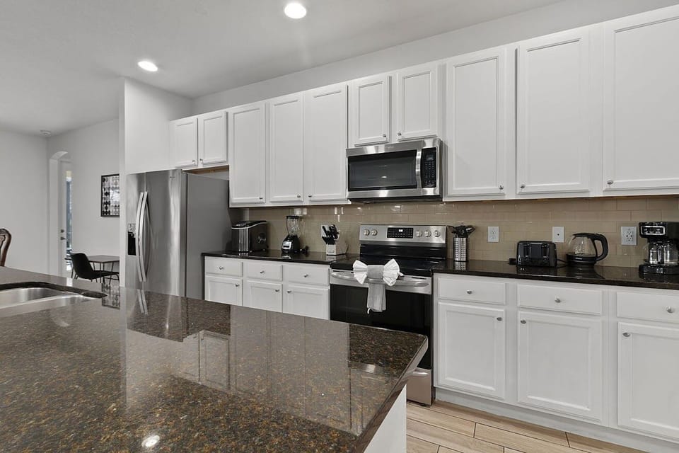 Chef's Kitchen w/ 2 Fridge/Freezers, 2 Dishwashers, Cookware, Dinnerware, etc