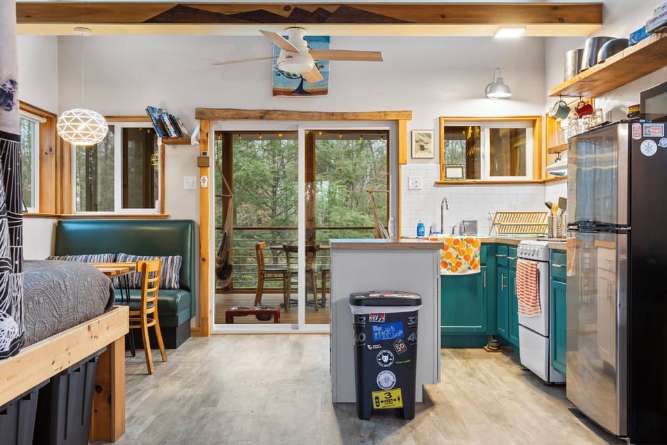 Creative and energizing kitchen space