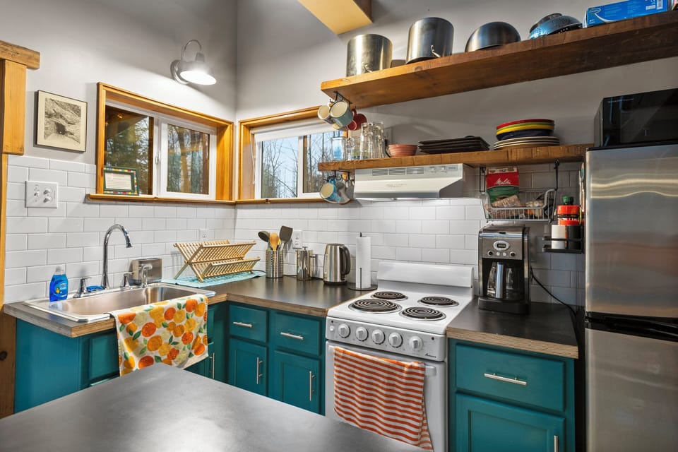 The cutest little kitchen there ever was!