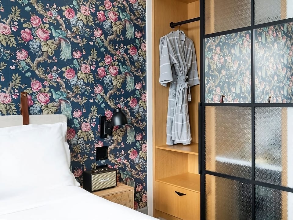 Hang up and unpack easily with open wardrobe storage.