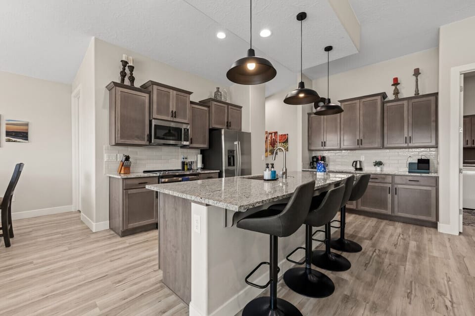 Stunning, stocked kitchen.