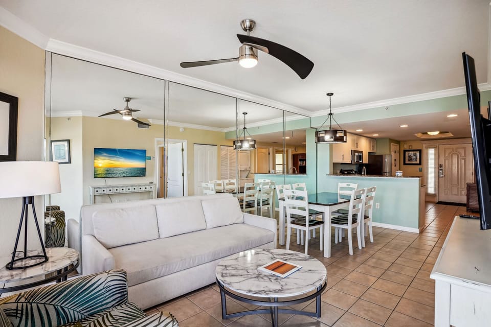 Living/Dining Area